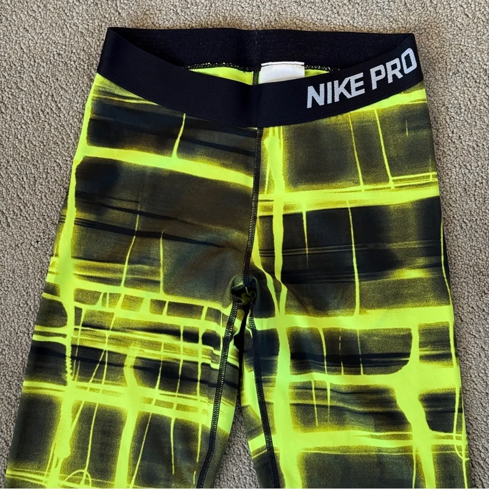Nike Pro Electric Leggings - Picture 2 of 12